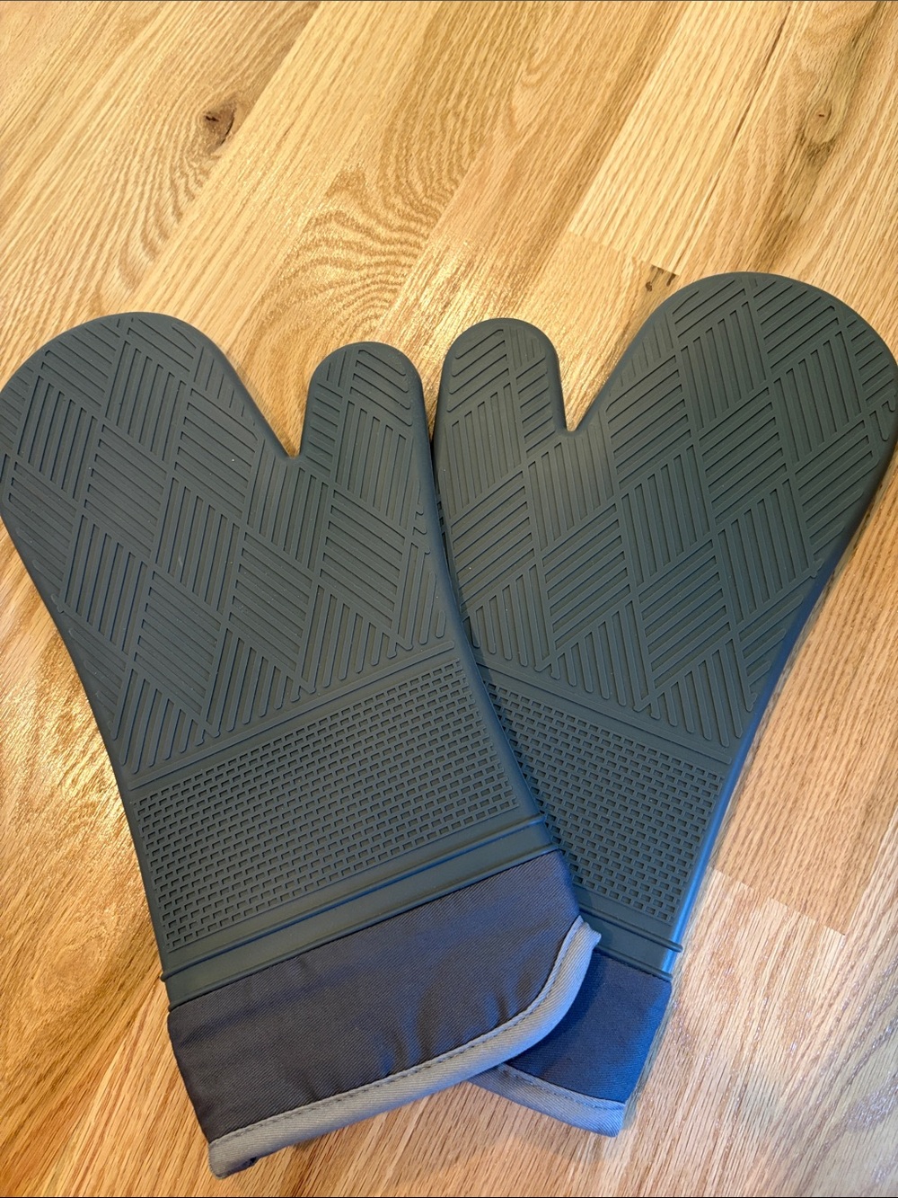 Heat-Resistant Silicone Oven Mitts - Gray